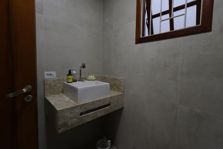Casa à venda com 250m², 3 quartos e 3 vagasBanheiro 2