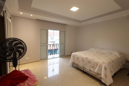 Casa à venda com 250m², 3 quartos e 3 vagasSuíte