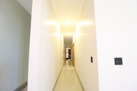 Casa de condomínio para alugar com 400m², 2 quartos e 4 vagasCorredor