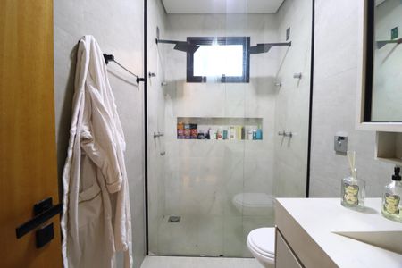 Casa de condomínio para alugar com 400m², 2 quartos e 4 vagasBanheiro da Suíte 2