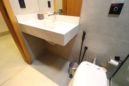 Casa de condomínio para alugar com 400m², 2 quartos e 4 vagasBanheiro da Suíte 1