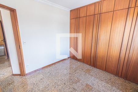 Apartamento à venda com 175m², 4 quartos e 2 vagasQuarto 1