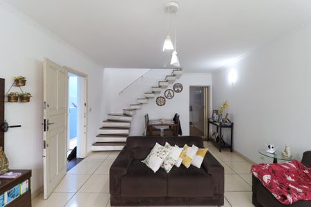 Casa à venda com 180m², 3 quartos e 2 vagasSala