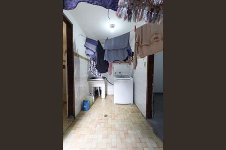 Casa à venda com 180m², 3 quartos e 2 vagasÁrea de serviço