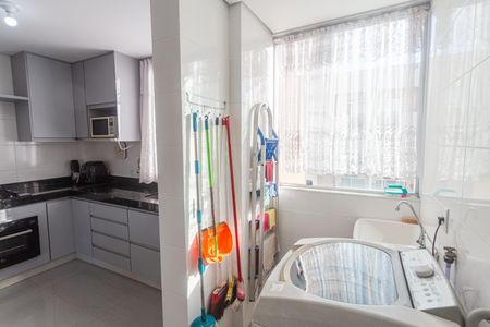 Apartamento à venda com 74m², 3 quartos e 2 vagas Apartamento à venda com 74m², 3 quartos e 2 vagasÁrea de Serviço