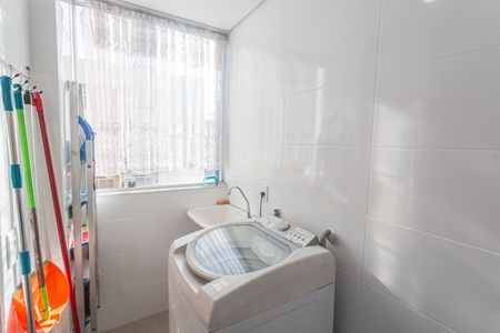 Apartamento à venda com 74m², 3 quartos e 2 vagas Apartamento à venda com 74m², 3 quartos e 2 vagasÁrea de Serviço