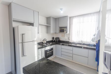 Apartamento à venda com 74m², 3 quartos e 2 vagas Apartamento à venda com 74m², 3 quartos e 2 vagasCozinha