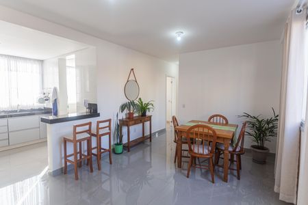 Apartamento à venda com 74m², 3 quartos e 2 vagas Apartamento à venda com 74m², 3 quartos e 2 vagasSala