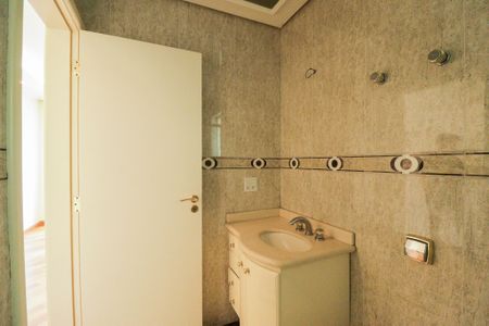 Casa à venda com 900m², 4 quartos e 12 vagasBanheiro da Suíte 4