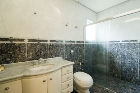 Casa à venda com 900m², 4 quartos e 12 vagasBanheiro da Suíte 1