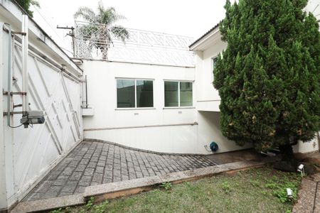 Casa à venda com 900m², 4 quartos e 12 vagasEntrada