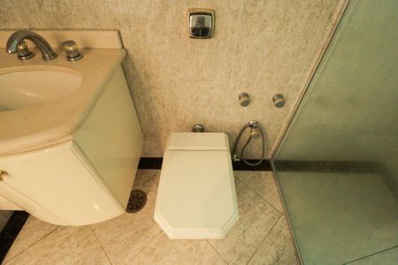 Casa à venda com 900m², 4 quartos e 12 vagasBanheiro da Suíte 4