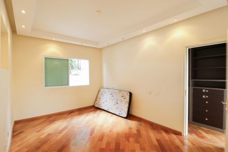 Casa à venda com 900m², 4 quartos e 12 vagasSuíte 1