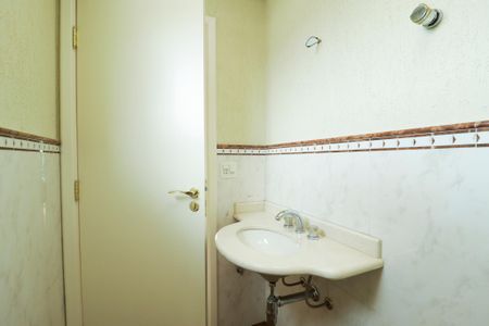 Casa à venda com 900m², 4 quartos e 12 vagasLavabo da Sala 2