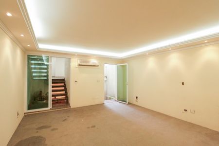 Casa à venda com 900m², 4 quartos e 12 vagasSalão 2