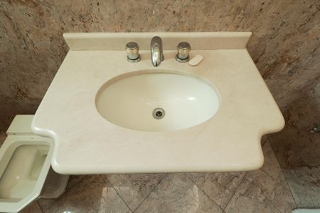 Casa à venda com 900m², 4 quartos e 12 vagasLavabo da Garagem