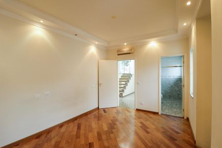 Casa à venda com 900m², 4 quartos e 12 vagasSuíte 2