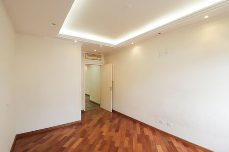 Casa à venda com 900m², 4 quartos e 12 vagasSuíte 4