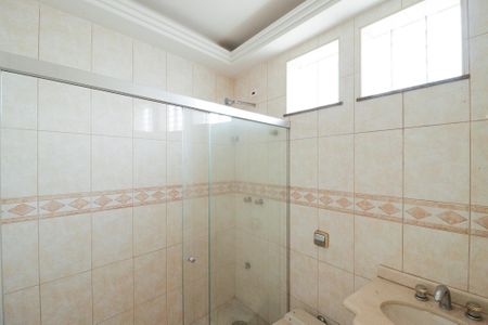 Casa à venda com 900m², 4 quartos e 12 vagasSauna e Banheiro da Sauna