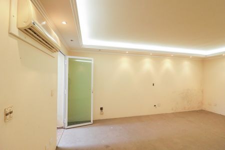 Casa à venda com 900m², 4 quartos e 12 vagasSalão 2