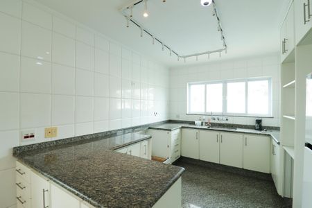 Casa à venda com 900m², 4 quartos e 12 vagasCozinha