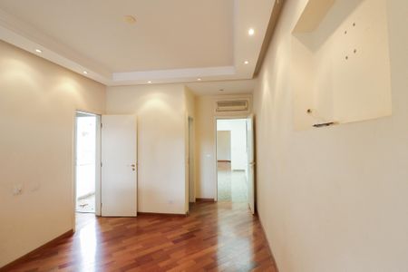 Casa à venda com 900m², 4 quartos e 12 vagasSuíte 1