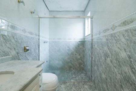 Casa à venda com 900m², 4 quartos e 12 vagasBanheiro da Suíte 2