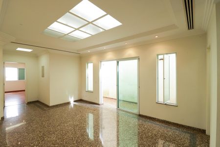 Casa à venda com 900m², 4 quartos e 12 vagasSala de Jantar