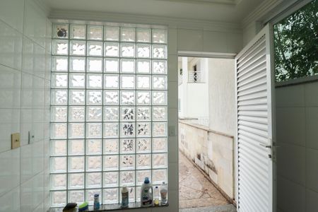 Casa à venda com 900m², 4 quartos e 12 vagasQuarto de Apoio da Piscina