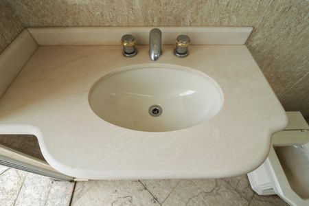 Casa à venda com 900m², 4 quartos e 12 vagasBanheiro da Piscina