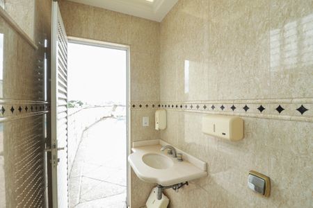 Casa à venda com 900m², 4 quartos e 12 vagasBanheiro da Piscina