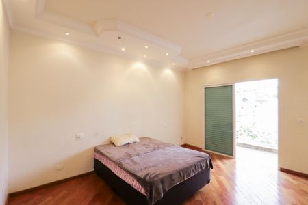 Casa à venda com 900m², 4 quartos e 12 vagasSuíte 3