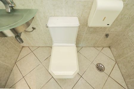 Casa à venda com 900m², 4 quartos e 12 vagasLavabo do Salão 1