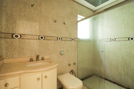 Casa à venda com 900m², 4 quartos e 12 vagasBanheiro da Suíte 4