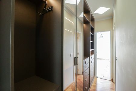 Casa à venda com 900m², 4 quartos e 12 vagasSuíte 1