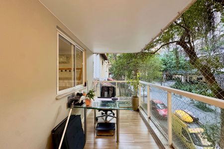 Apartamento à venda com 106m², 3 quartos e 1 vagaVaranda