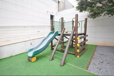 Apartamento à venda com 157m², 2 quartos e 3 vagasÁrea comum - Playground 2