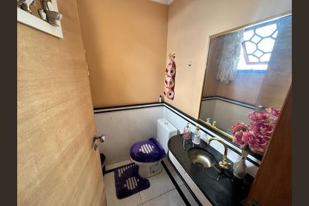 Casa de condomínio à venda com 444m², 4 quartos e 6 vagas