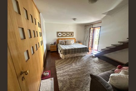 Casa de condomínio à venda com 444m², 4 quartos e 6 vagas