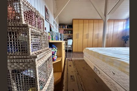 Casa de condomínio à venda com 444m², 4 quartos e 6 vagas