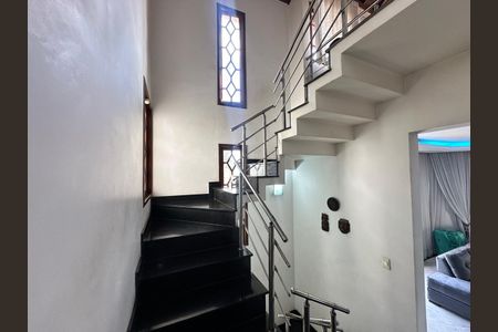 Casa de condomínio à venda com 444m², 4 quartos e 6 vagas