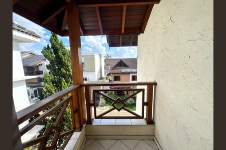 Casa de condomínio à venda com 444m², 4 quartos e 6 vagas