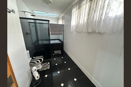 Casa de condomínio à venda com 444m², 4 quartos e 6 vagas