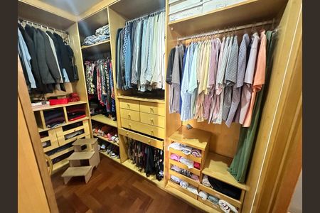 Casa de condomínio à venda com 444m², 4 quartos e 6 vagas