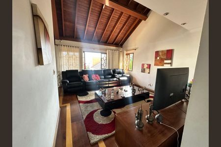 Casa de condomínio à venda com 444m², 4 quartos e 6 vagas
