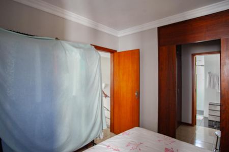 Apartamento à venda com 170m², 4 quartos e 2 vagas Apartamento à venda com 170m², 4 quartos e 2 vagasSuíte 1