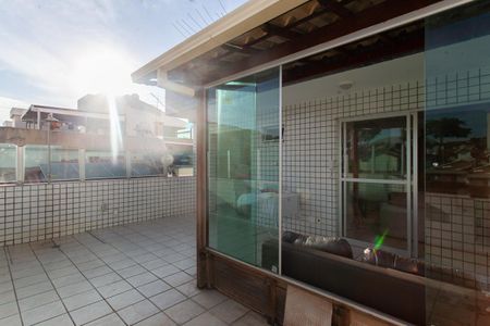 Apartamento à venda com 170m², 4 quartos e 2 vagas Apartamento à venda com 170m², 4 quartos e 2 vagasÁrea de Cobertura