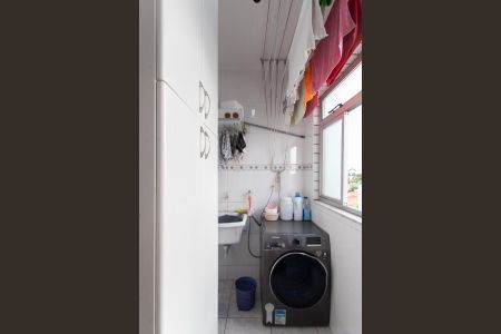 Apartamento à venda com 170m², 4 quartos e 2 vagas Apartamento à venda com 170m², 4 quartos e 2 vagasÁrea de Serviço