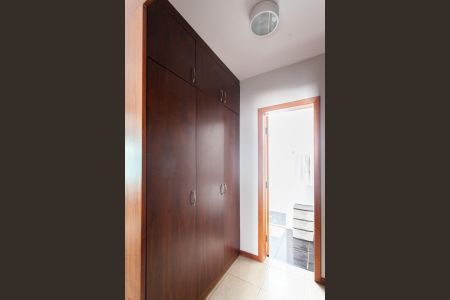 Apartamento à venda com 170m², 4 quartos e 2 vagas Apartamento à venda com 170m², 4 quartos e 2 vagasCloset da suíte 1