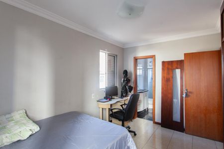 Apartamento à venda com 170m², 4 quartos e 2 vagas Apartamento à venda com 170m², 4 quartos e 2 vagasSuíte 2